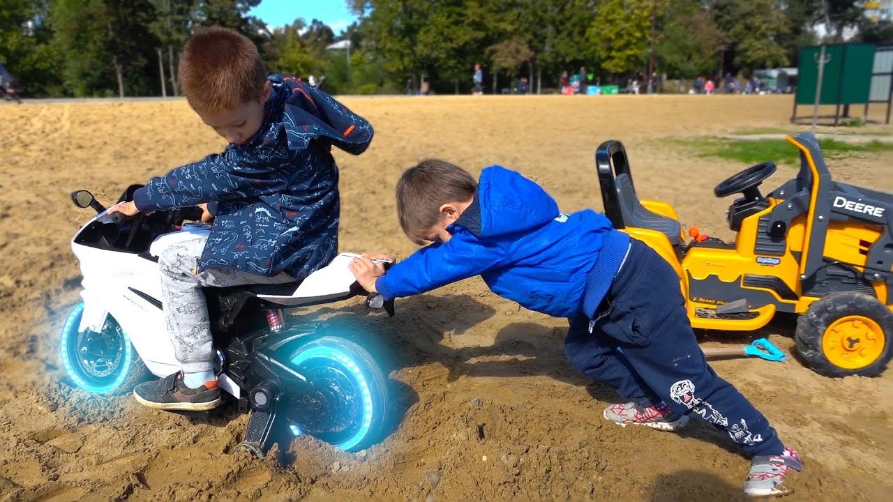 Funny Children Playing on the Beach with Cars / The Bike stuck in Sand / Kidscoco Club Fun videos